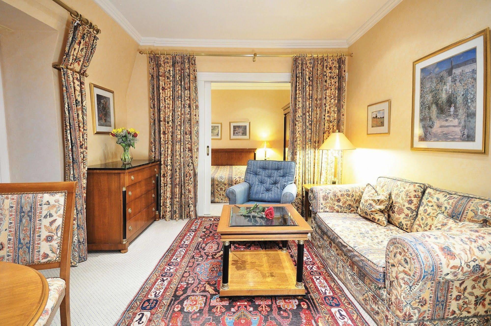 Residenz Am Rosengarten 4*